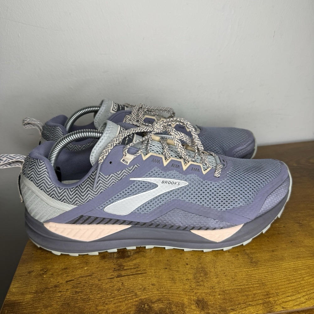 Brooks Cascadia 14 Trail Running Shoes Women's Size 11.5 Purple
